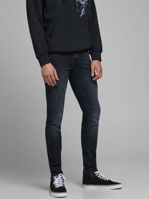 SKINNY FIT JEANS