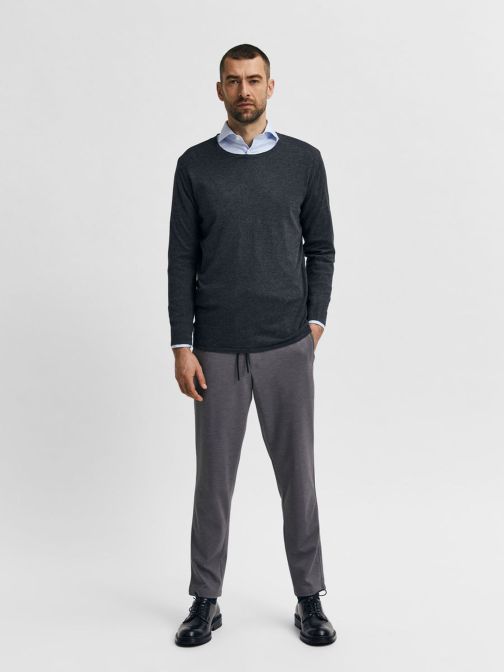  O-NYAKÚ KÖTÖTT PULÓVER