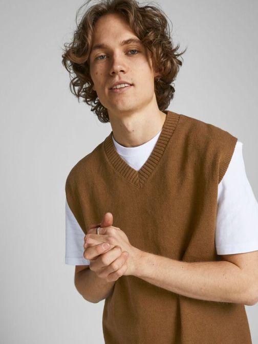 V-NYAKÚ KÖTÖTT MELLÉNY