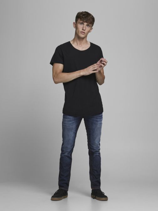 SLIM/STRAIGHT FIT JEANS