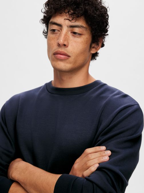 REGULAR FIT PULLOVER