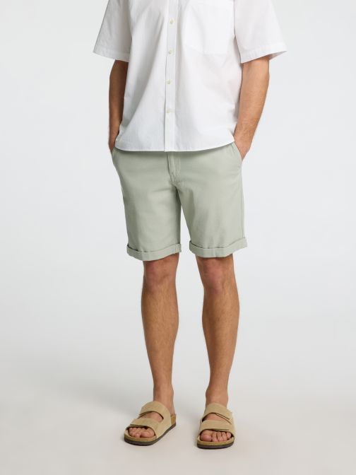 SLIM FIT SHORTS