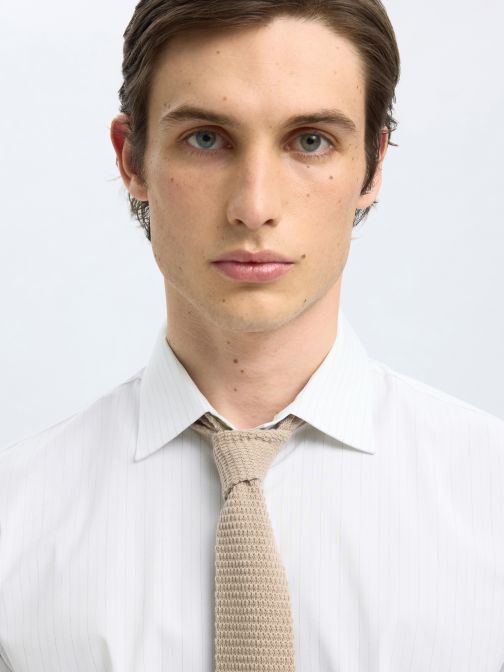 STRIPED SLIM FIT SHIRT