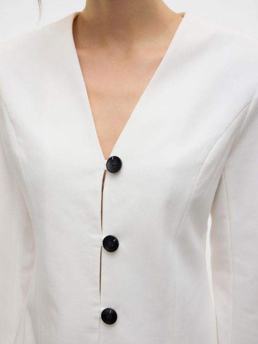 TESTHEZÁLLÓ BLÉZER 