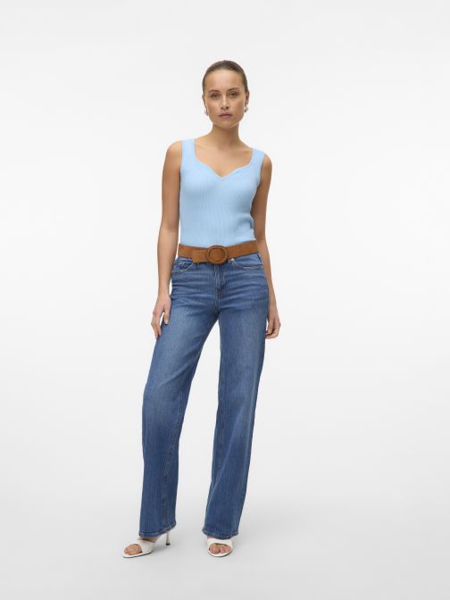 TOP SZÍV ALAKÚ NYAKKIVÁGÁSSAL 