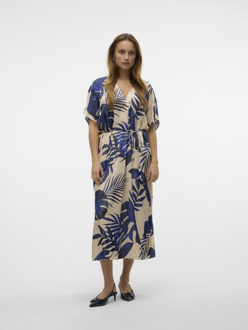 V-NYAKÚ MINTÁS RUHA 