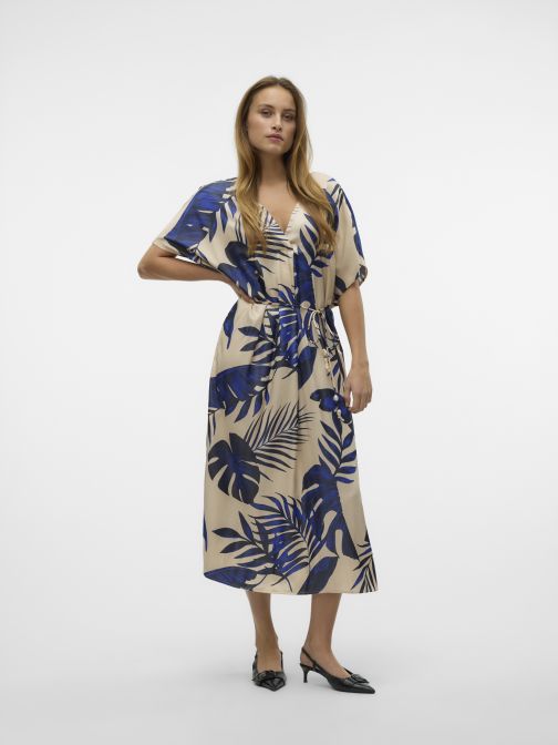 V-NYAKÚ MINTÁS RUHA 