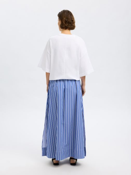 BOKÁIG ÉRŐ SZOKNYA 