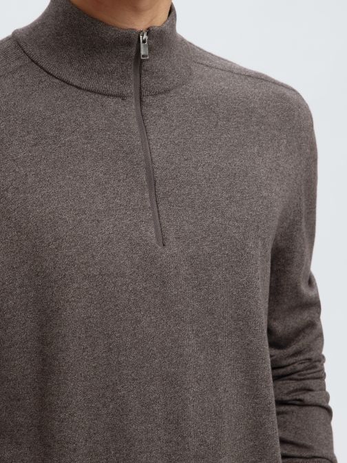 HALF ZIPPED KNITTED PULLOVER