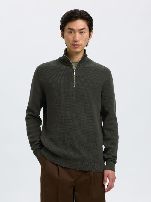 HALF ZIP PULLOVER