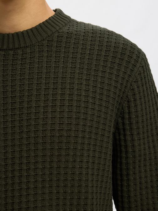 STRUCTURED KNITTED PULLOVER
