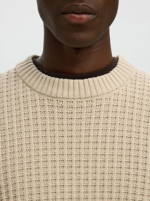 STRUCTURED KNITTED PULLOVER
