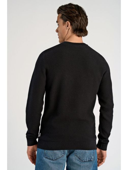 O-NYAKÚ KÖTÖTT PULÓVER 