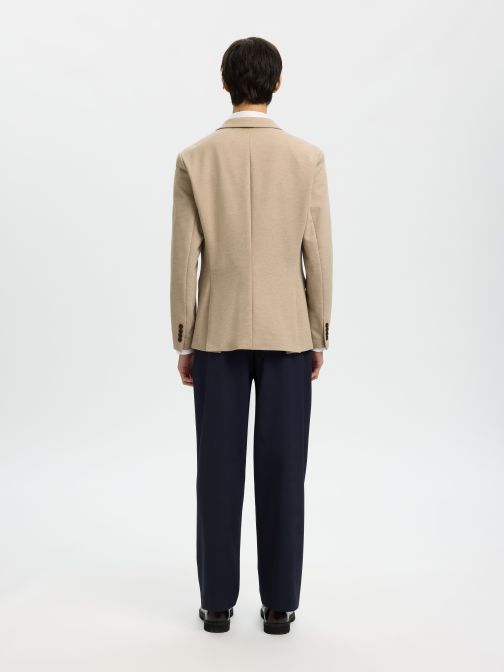 SLIM FIT ÖLTÖNYZAKÓ 