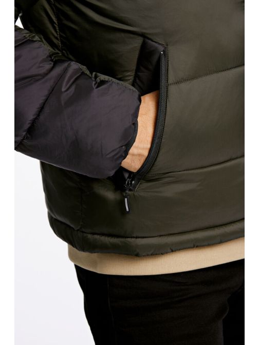 MAGAS NYAKÚ BÉLELT KABÁT 