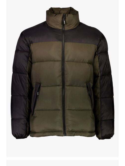 MAGAS NYAKÚ BÉLELT KABÁT 