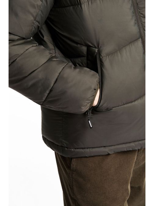 MAGAS NYAKÚ BÉLELT KABÁT 