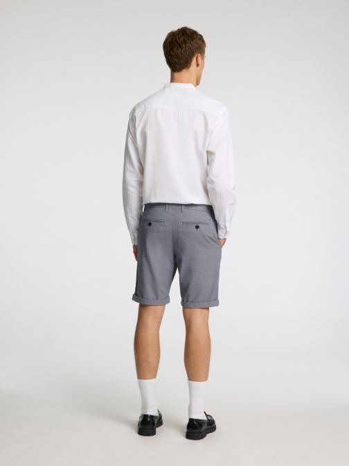 SLIM FIT SHORTS