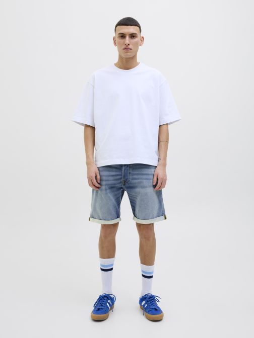 REGULAR FIT DENIM SHORTS