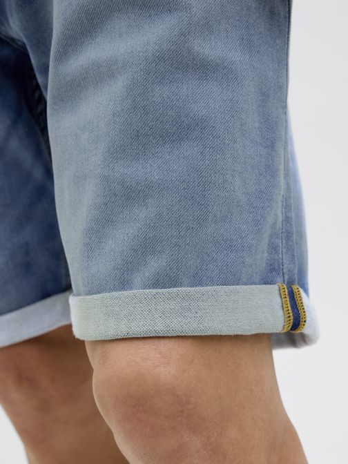REGULAR FIT DENIM SHORTS