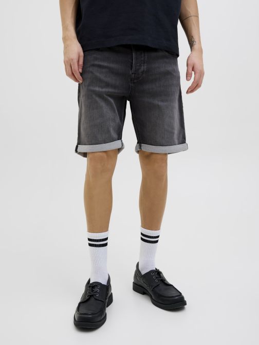 REGULAR FIT DENIM SHORTS