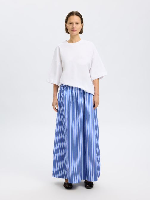 BOKÁIG ÉRŐ SZOKNYA 