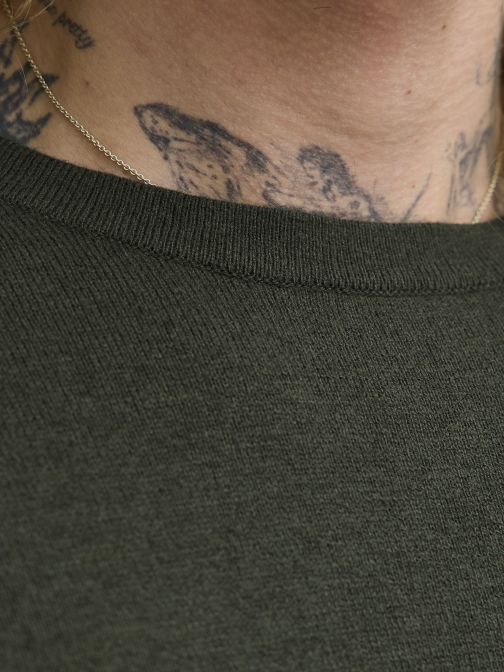 O-NYAKÚ KÖTÖTT PULÓVER