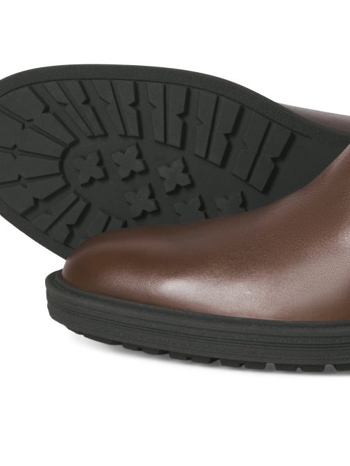 LEATHER CHELSEA BOOTS