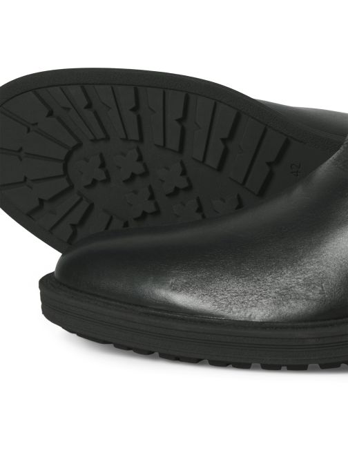 LEATHER CHELSEA BOOTS