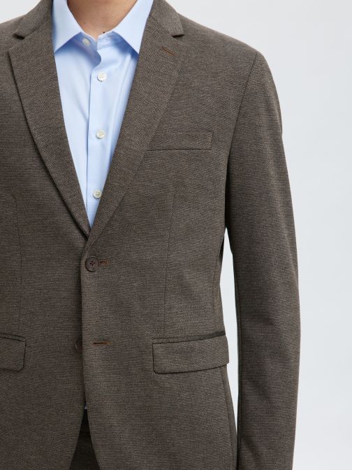 SLIM FIT ÖLTÖNYZAKÓ 