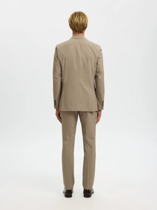 SLIM FIT ÖLTÖNYZAKÓ 